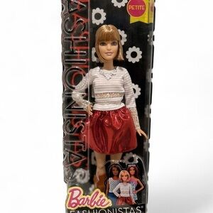 Barbie Fashionistas #23 "Love That Lace" Petite Doll (2015)